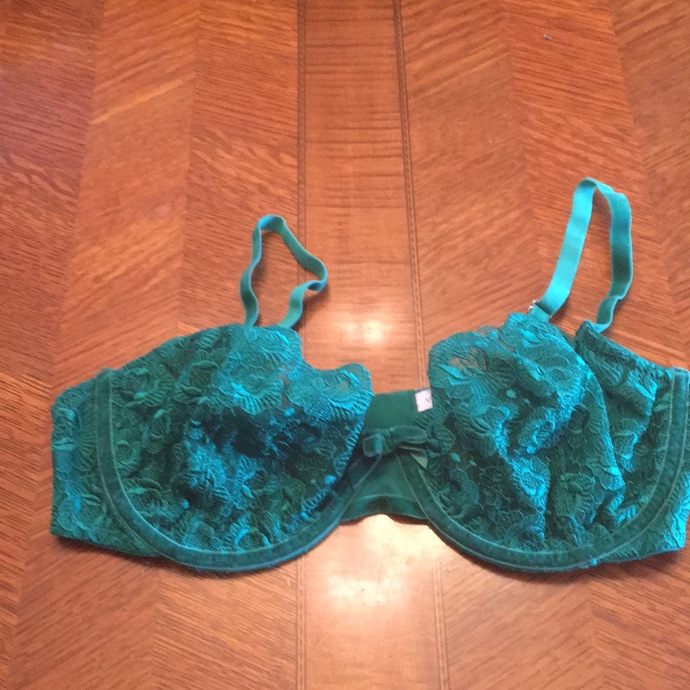 Victoria’s Secret Very Sexy Push Up Without Pads